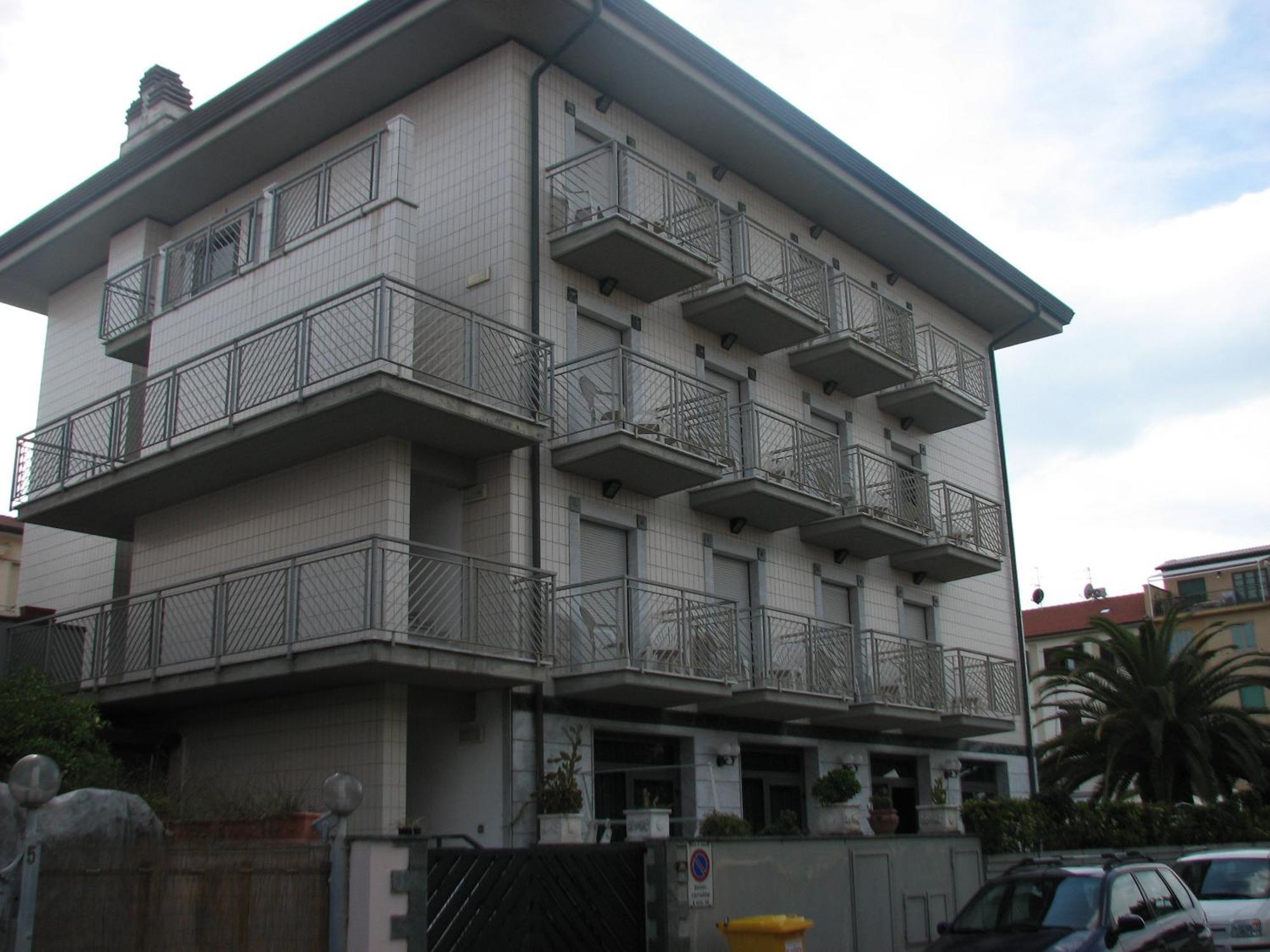 Hotel Smeraldo Lido di Camaiore Exterior photo