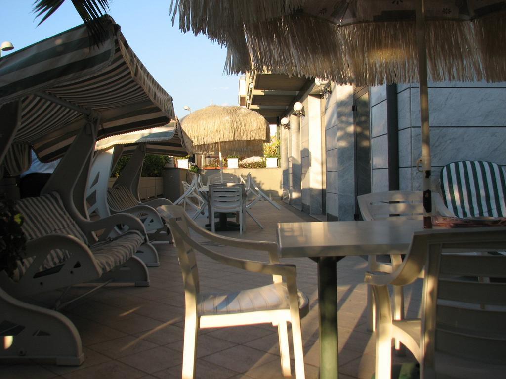 Hotel Smeraldo Lido di Camaiore Exterior photo